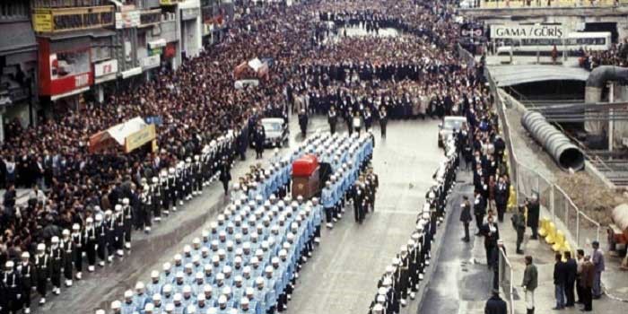 Turgut Özal Fotoğrafı 14